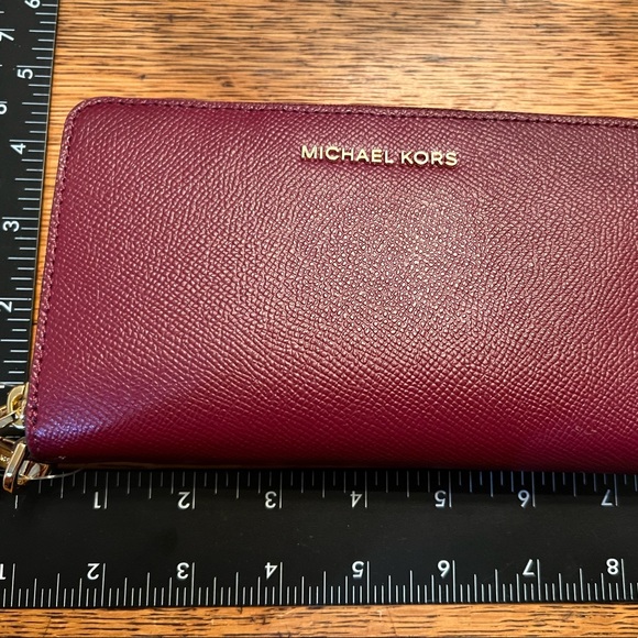 Michael Kors Phone Case Wallet - Picture 5 of 8